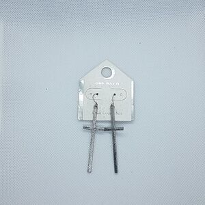 NWT One Way J Collection Dangling Cross Earrings